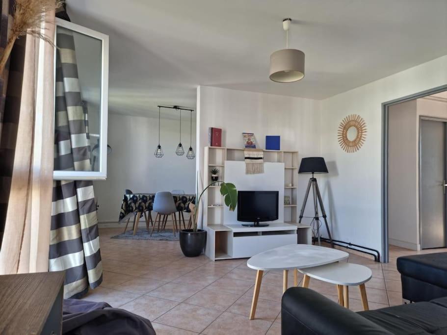 Apartment Grand Appart/wifi/2 Chambres/detente/calme